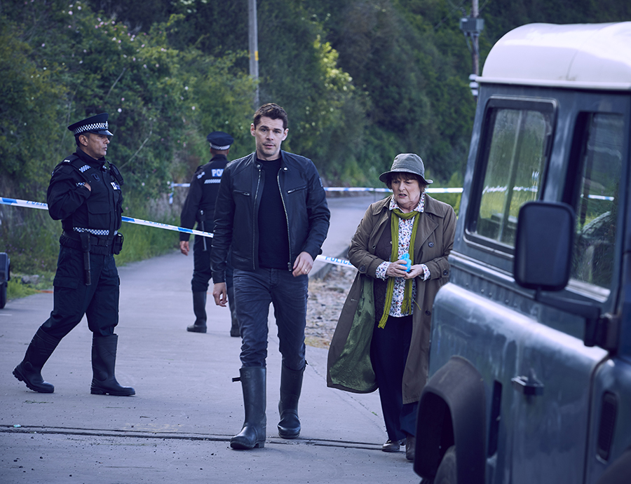 Movie Insight Vera Season 10 หมุนสองรอบก็ไม่เบื่อ